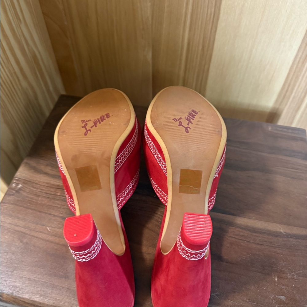 Miss L Fire Lola Red Suede Platform Heels with Bow - Picture 9 of 12